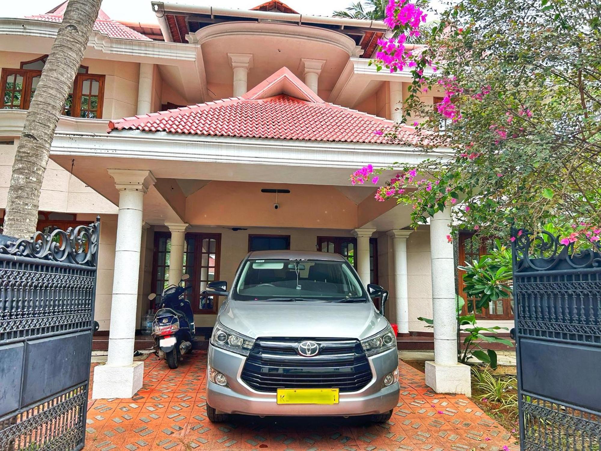 La Casa Trivandrum 4 Bhk Ac Luxury Villa At City Centre, Just 6 Kms To Airport Thiruvananthapuram Exteriör bild