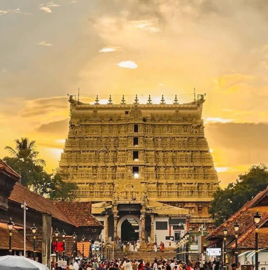 La Casa Trivandrum 4 Bhk Ac Luxury Villa At City Centre, Just 6 Kms To Airport Thiruvananthapuram Exteriör bild