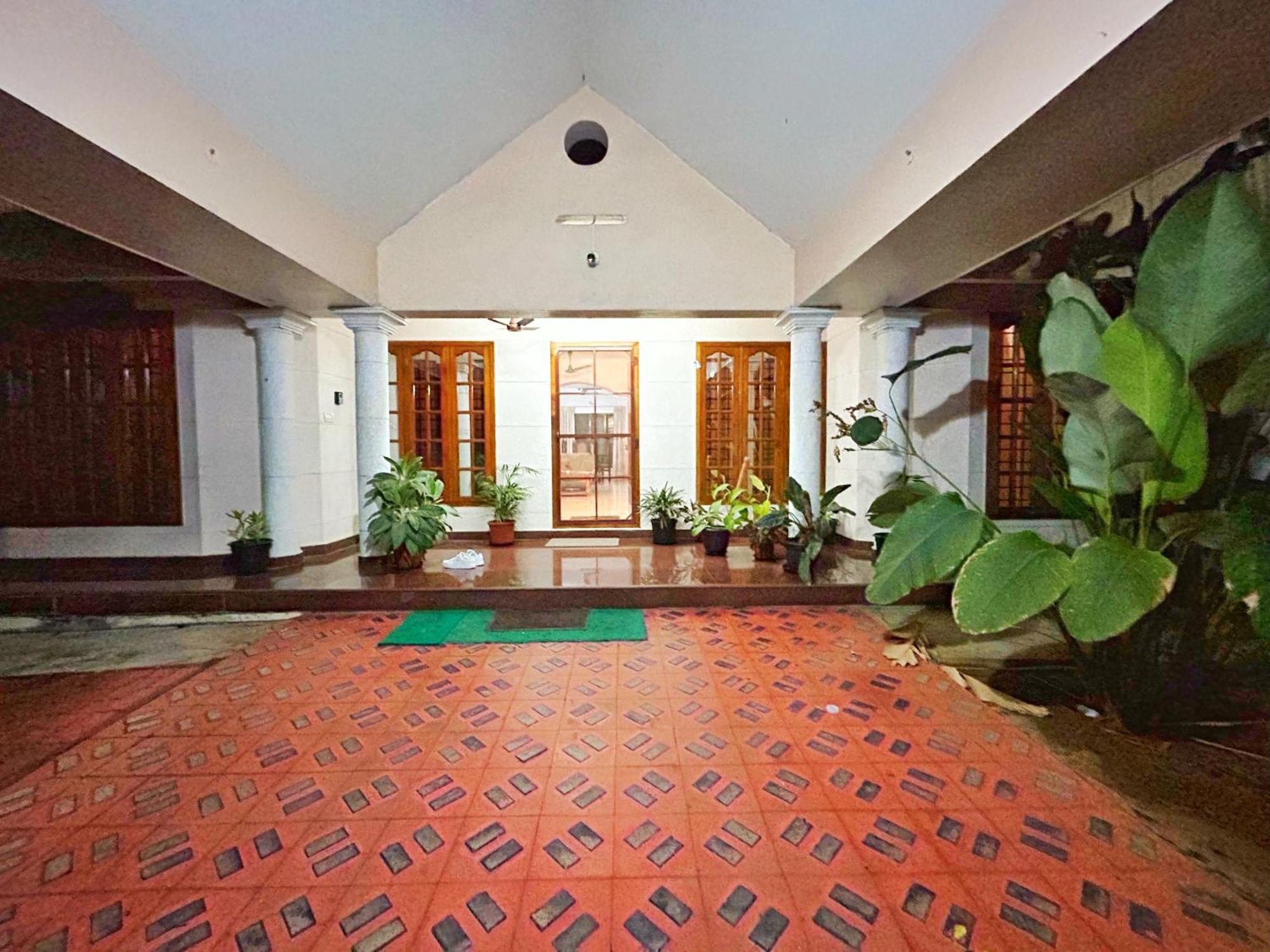 La Casa Trivandrum 4 Bhk Ac Luxury Villa At City Centre, Just 6 Kms To Airport Thiruvananthapuram Exteriör bild