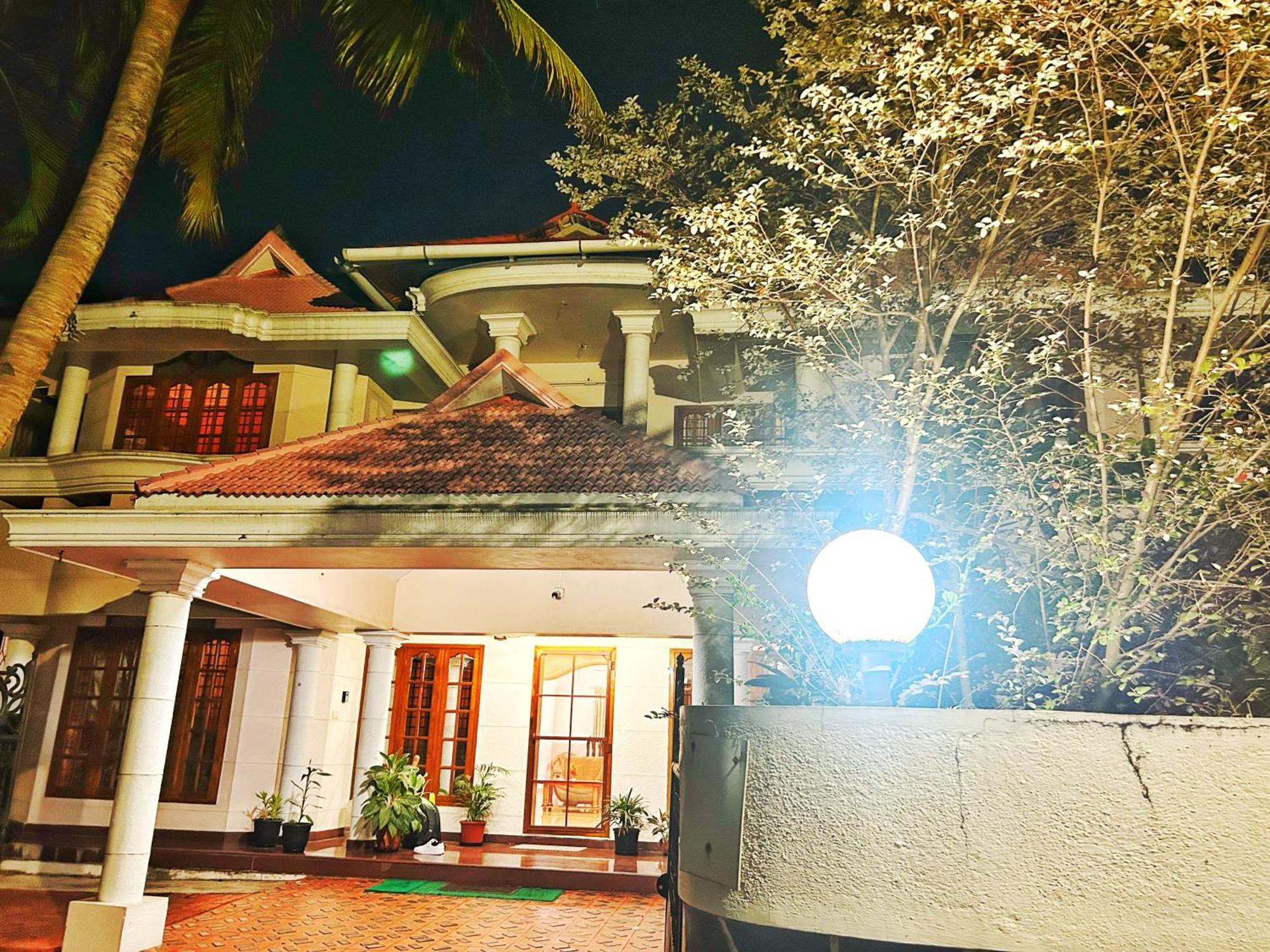 La Casa Trivandrum 4 Bhk Ac Luxury Villa At City Centre, Just 6 Kms To Airport Thiruvananthapuram Exteriör bild
