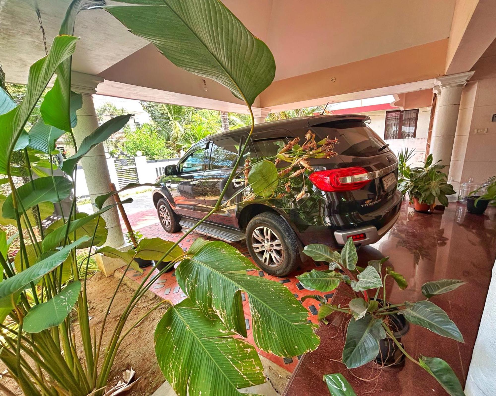 La Casa Trivandrum 4 Bhk Ac Luxury Villa At City Centre, Just 6 Kms To Airport Thiruvananthapuram Exteriör bild