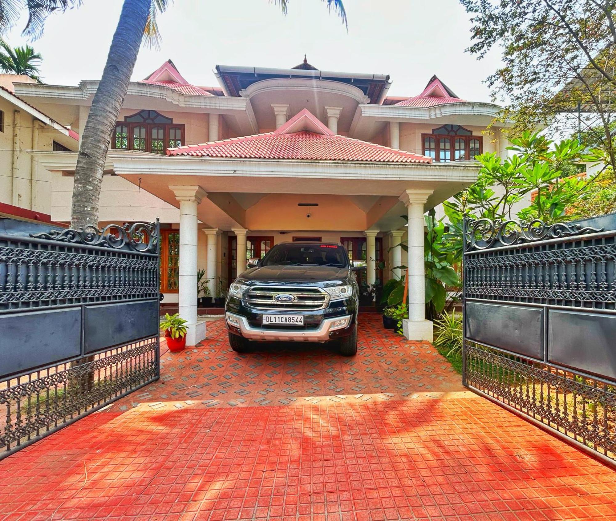 La Casa Trivandrum 4 Bhk Ac Luxury Villa At City Centre, Just 6 Kms To Airport Thiruvananthapuram Exteriör bild