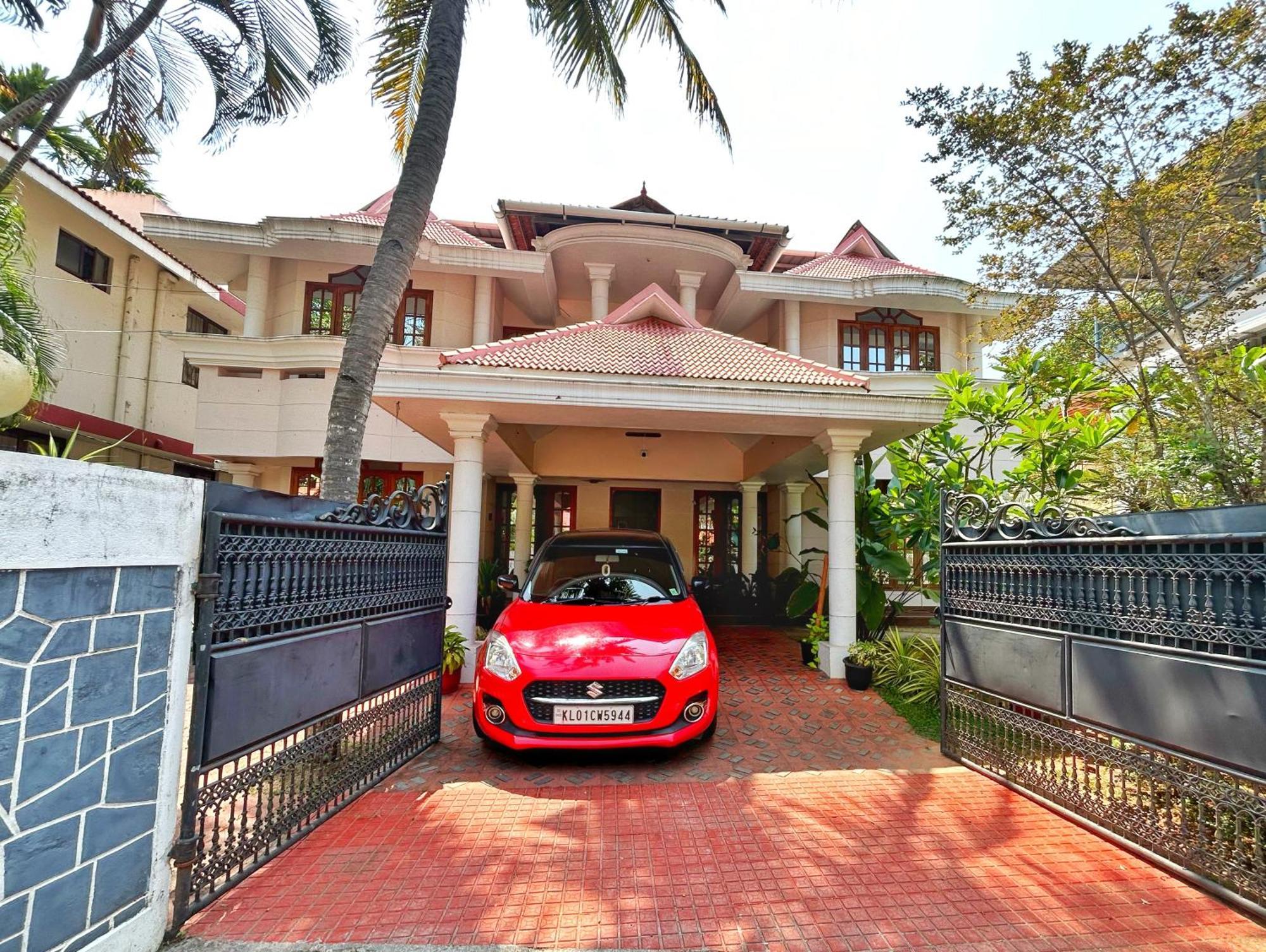 La Casa Trivandrum 4 Bhk Ac Luxury Villa At City Centre, Just 6 Kms To Airport Thiruvananthapuram Exteriör bild
